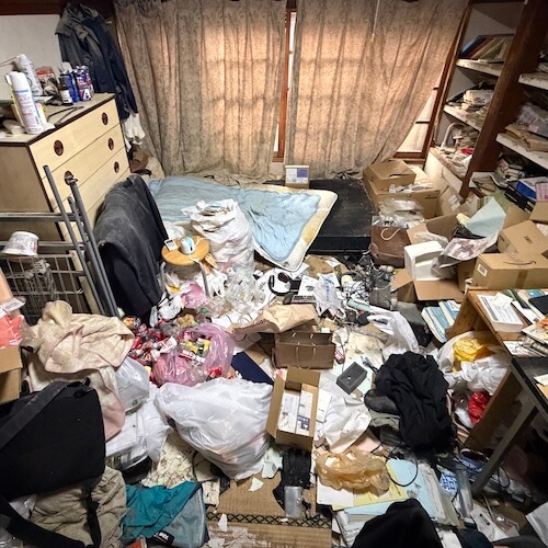 まごの手による室内整理前の様子